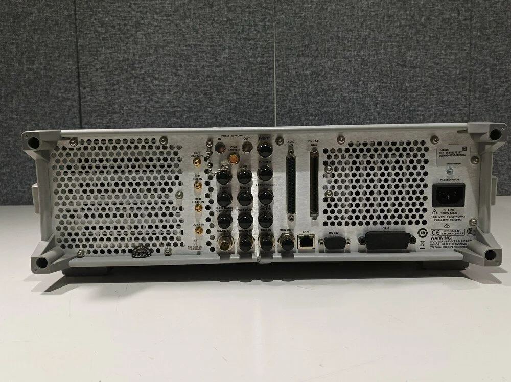 Agilent E4438C ESG Vector Signal Generator, 250kHz-4GHz #