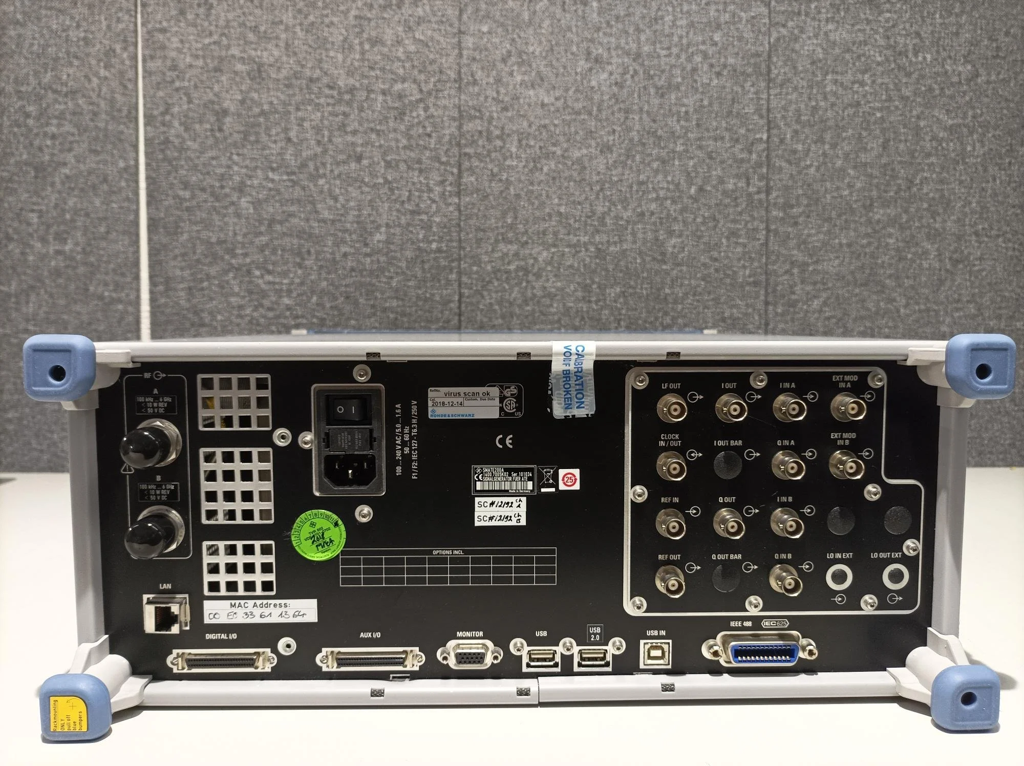 Rohde & Schwarz SMATE200A, Vector Signal Generator, 100kHz-6GHz, with many options #