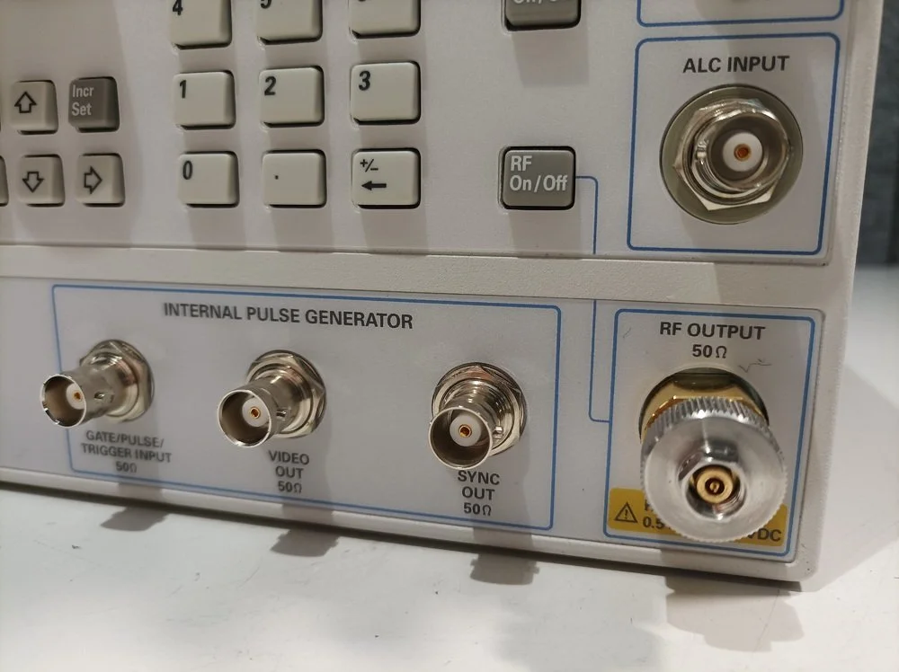 Keysight E8267D, PSG Vector Signal Generator, 250kHz-44GHz, Loaded With Options #