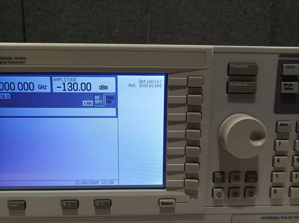 Keysight E8267D, PSG Vector Signal Generator, 250kHz-44GHz, Loaded With Options #