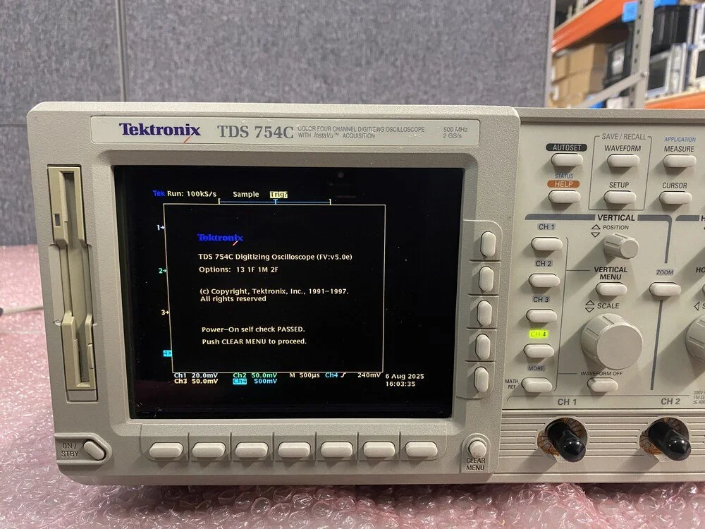 Tektronix TDS754C, Digitizing Oscilloscope, 500 MHz, 2 GS/s #