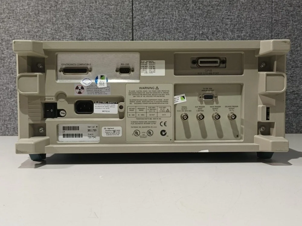 Tektronix TDS754C, Digitizing Oscilloscope, 500 MHz, 2 GS/s #