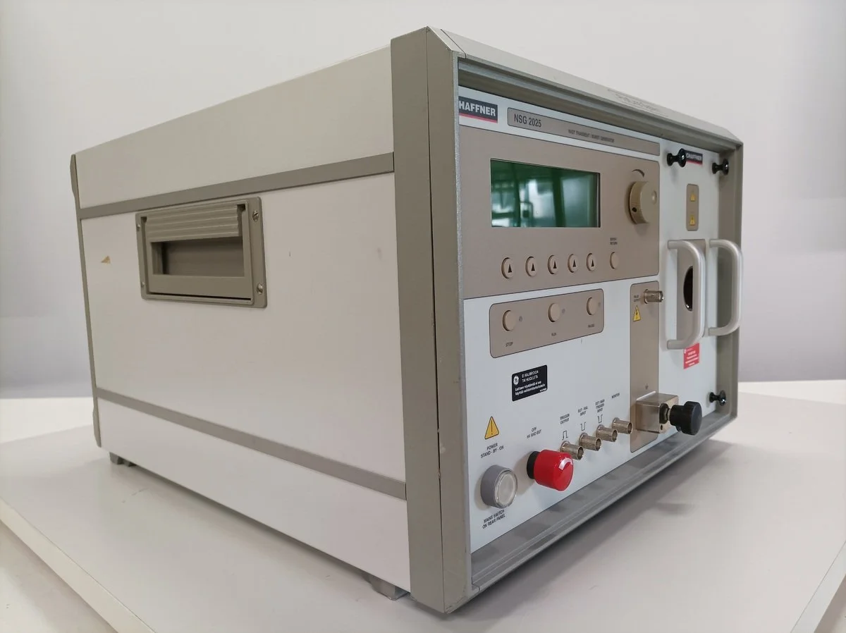Schaffner NSG 2025, Fast Transient / Burst Generator