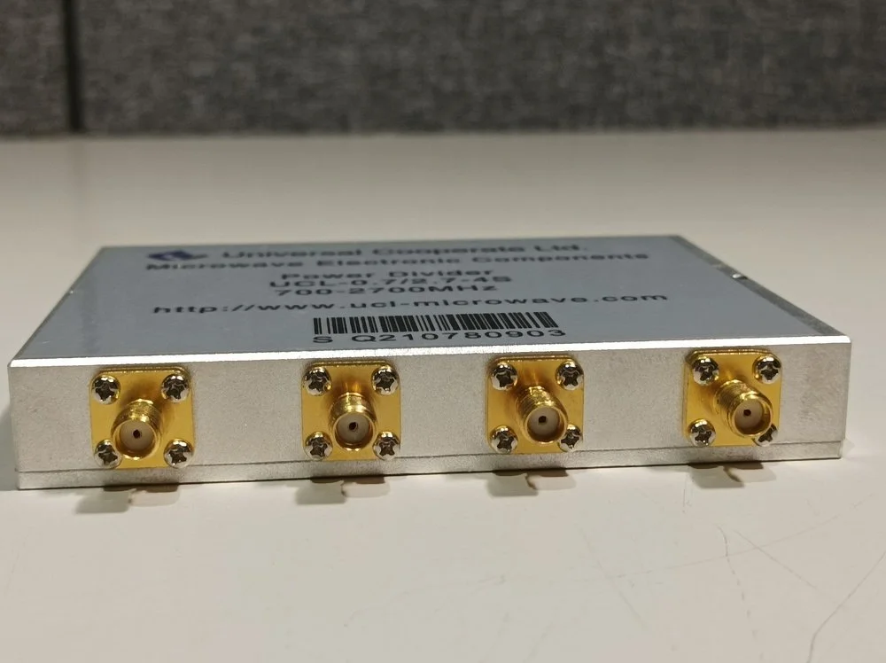 Universal, UCL-0.7/2.7-4S,  4-way Power Divider 700-2700 MHz