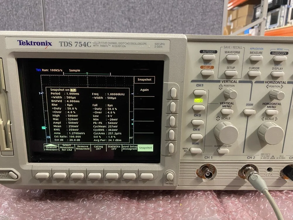 Tektronix TDS754C, Digitizing Oscilloscope, 500 MHz, 2 GS/s #