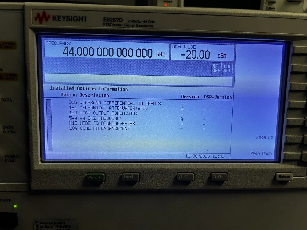 Keysight E8267D, PSG Vector Signal Generator, 250kHz-44GHz, Loaded With Options #