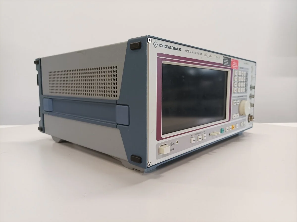 Rohde & Schwarz SMT02, Signal Generator, 5 kHz - 1.5 GHz