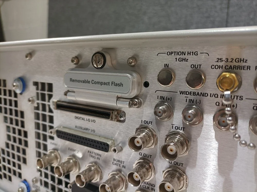 Keysight E8267D, PSG Vector Signal Generator, 250kHz-44GHz, Loaded With Options #