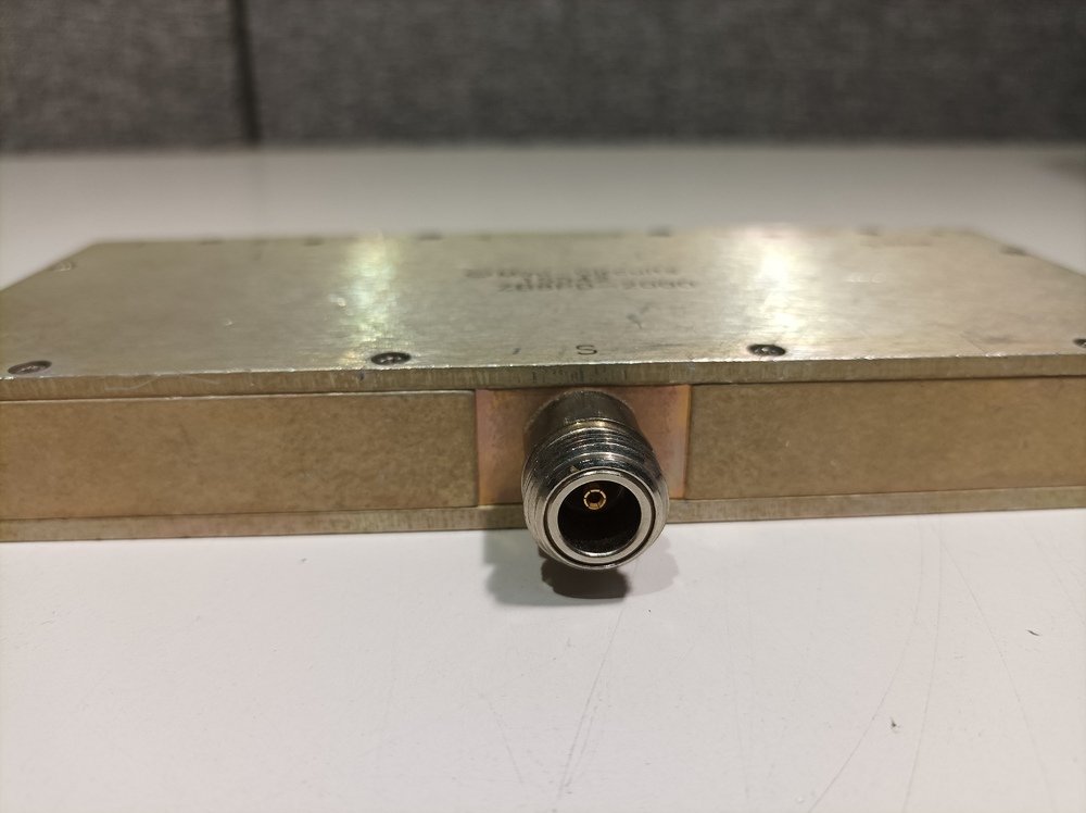 Mini-Circuits ZB8PD-2000, Power Splitter 800-2000 MHz #