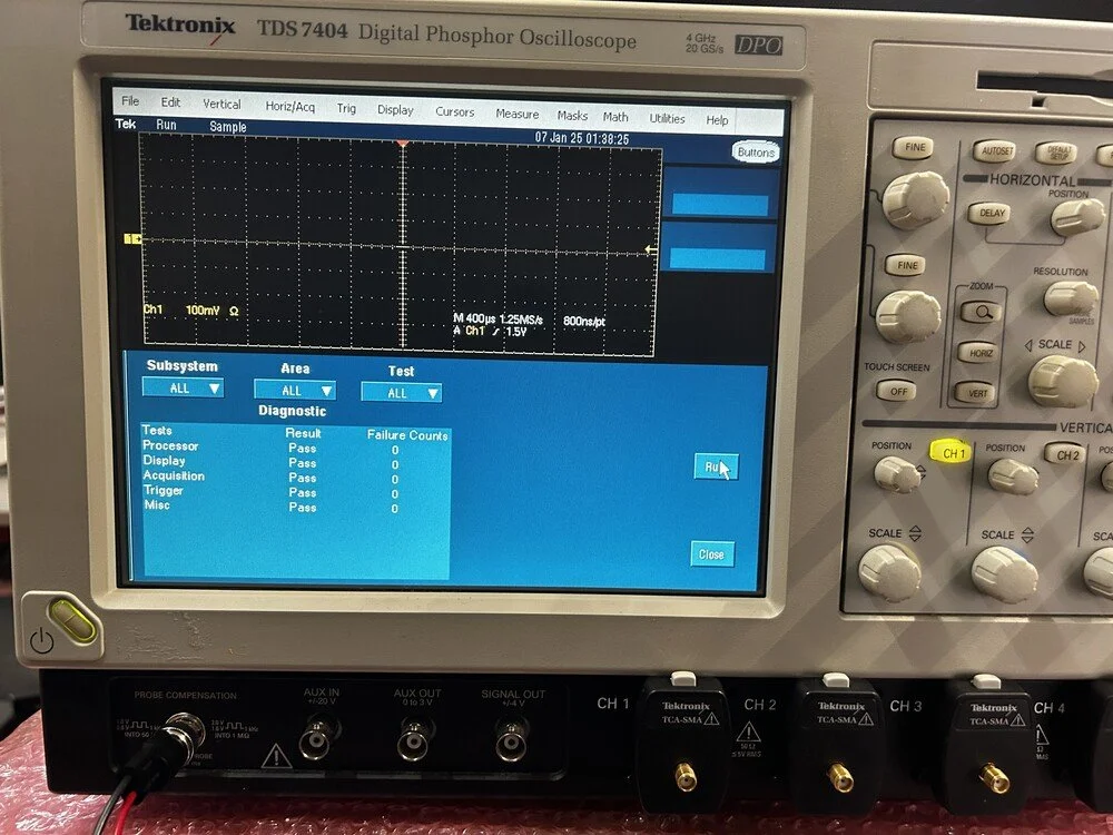 Tektronix TDS 7404, Digital Phosphor Oscilloscope, 4 GHz, 20 GSa/s #
