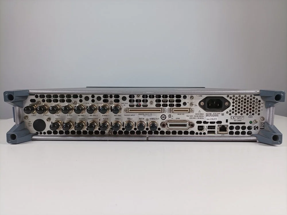 Keysight N5182B, MXG Vector Signal Generator, 9 kHz-6 GHz, loaded with options, OEM Cal. 10/2026 #