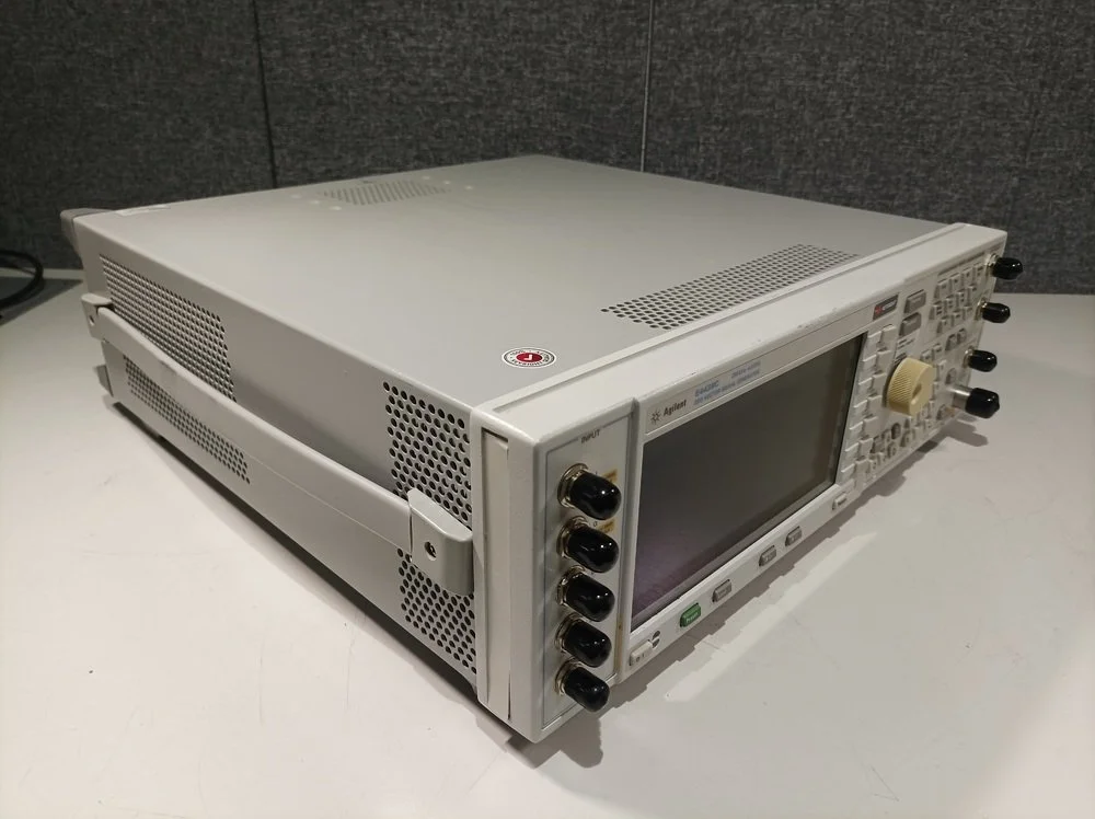 Agilent E4438C ESG Vector Signal Generator, 250kHz-4GHz #