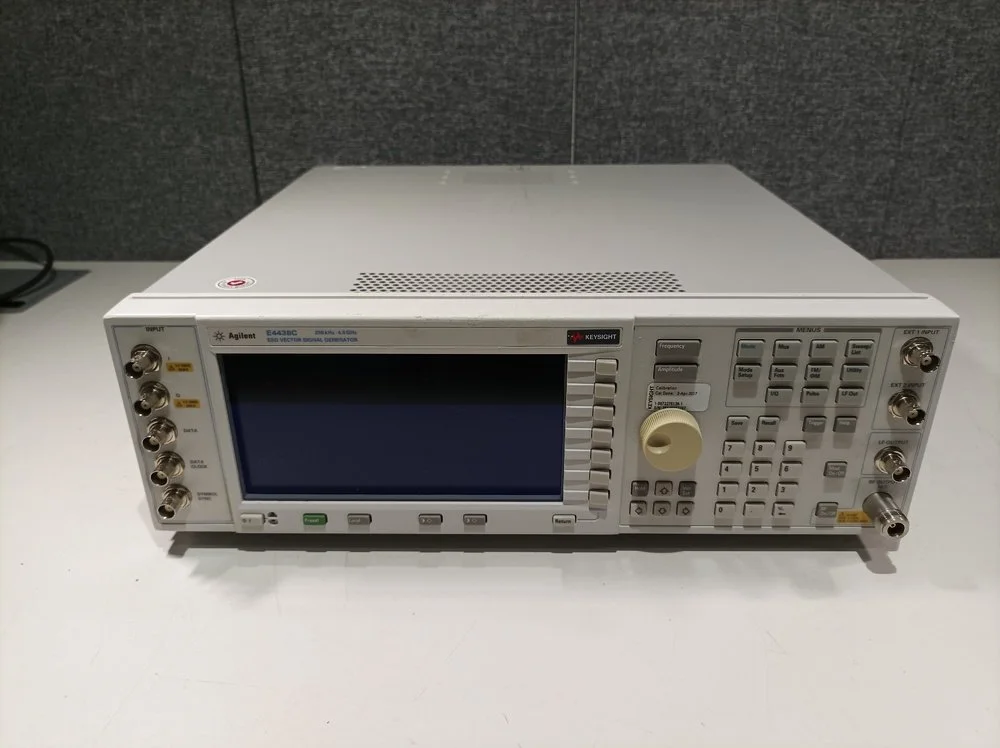 Agilent E4438C ESG Vector Signal Generator, 250kHz-4GHz #