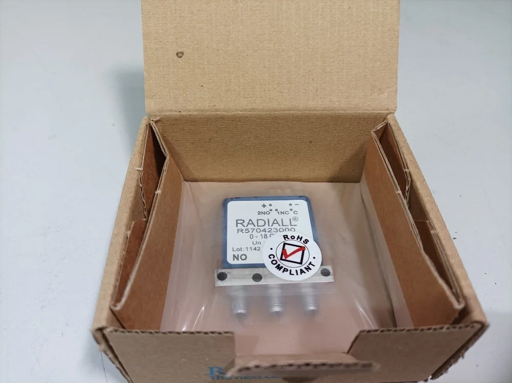 Radiall, R579423000, SMA, Failsafe Indicators, 0-18GHz, 28Vdc, 50 Ohms, Pins Terminals, Brand new in sales box #