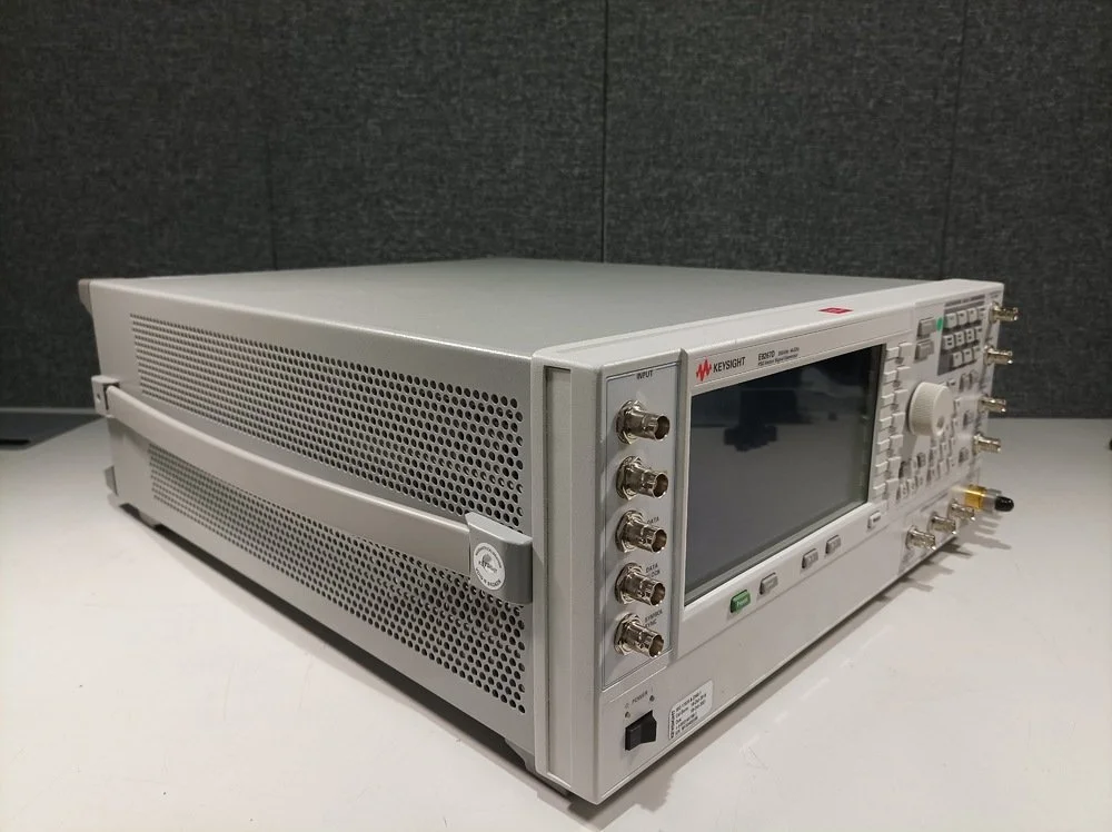 Keysight E8267D, PSG Vector Signal Generator, 250kHz-44GHz, Loaded With Options #