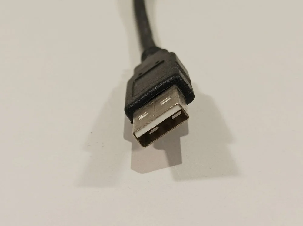 Rohde & Schwarz NRP-Z11, RF Power Sensor, 10 MHz-8 GHz, 200 pW to 200 mW with NRP-Z4 USB Cable #