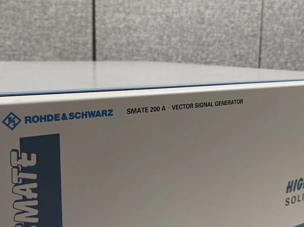 Rohde & Schwarz SMATE200A, Vector Signal Generator, 100kHz-6GHz, loaded with options 101540#