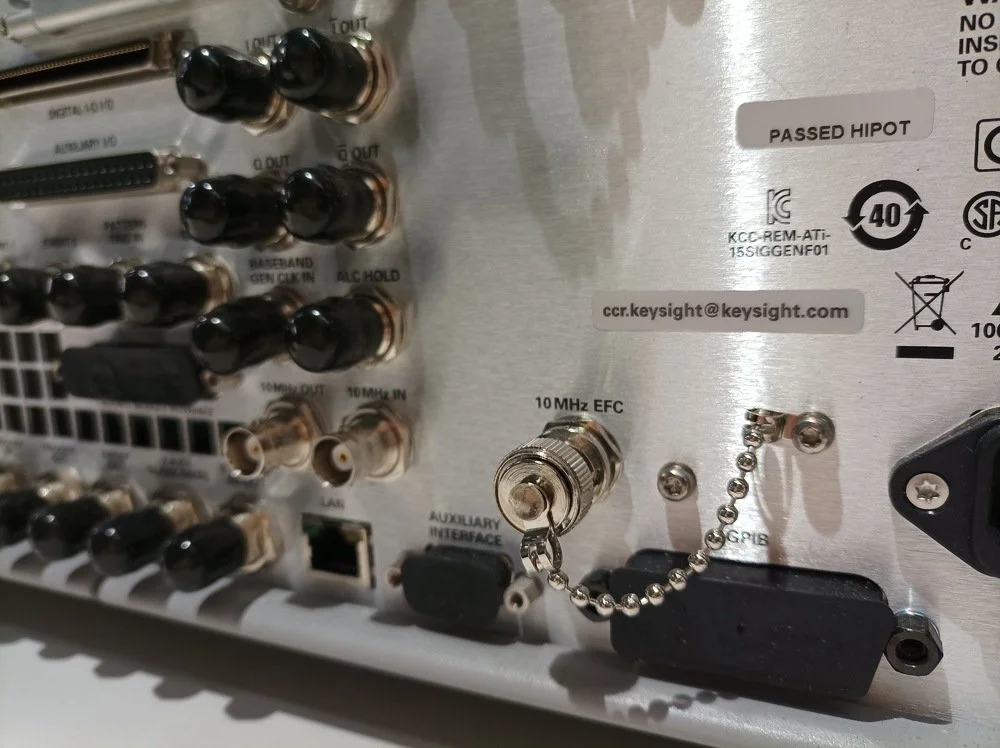 Keysight E8267D, PSG Vector Signal Generator, 250kHz-44GHz, Loaded With Options #