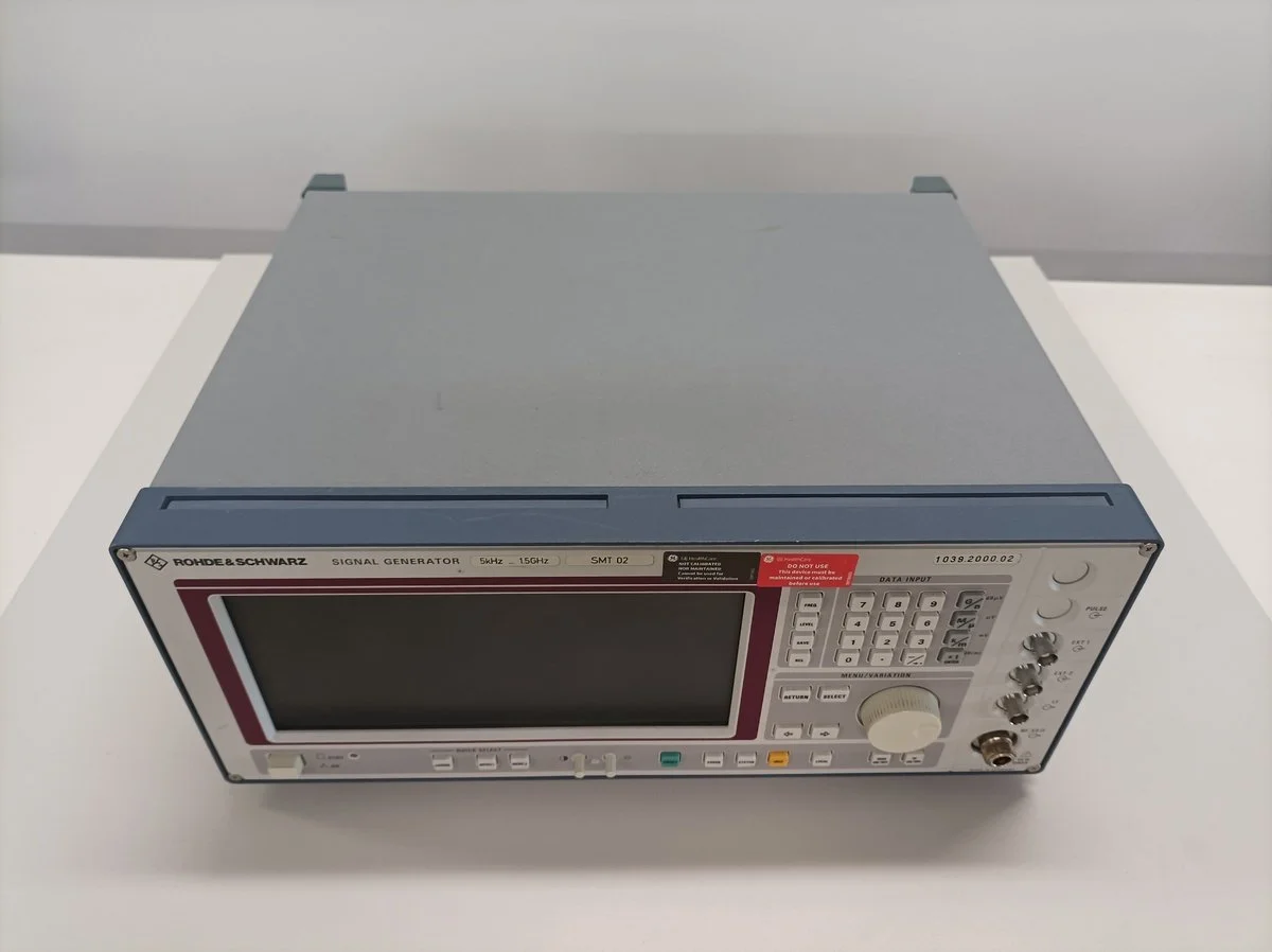Rohde & Schwarz SMT02, Signal Generator, 5 kHz - 1.5 GHz
