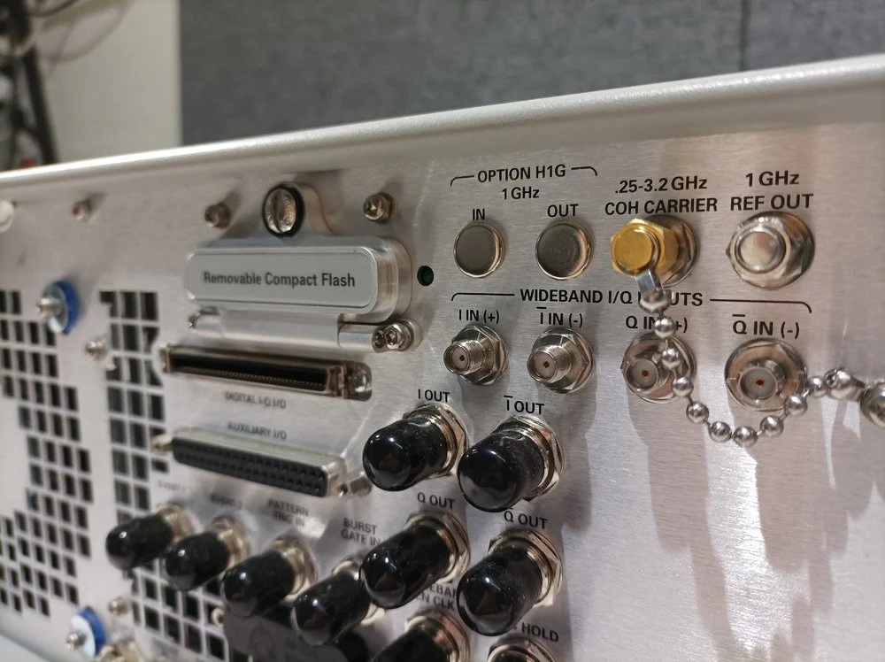 Keysight E8267D, PSG Vector Signal Generator, 250kHz-44GHz, Loaded With Options #