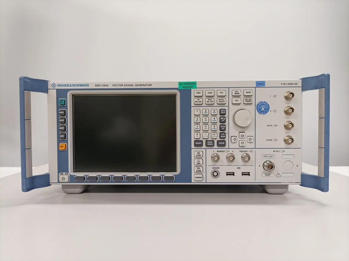 Rohde & Schwarz SMU 200A Vector signal generator OPT: B10, B13, K55 #