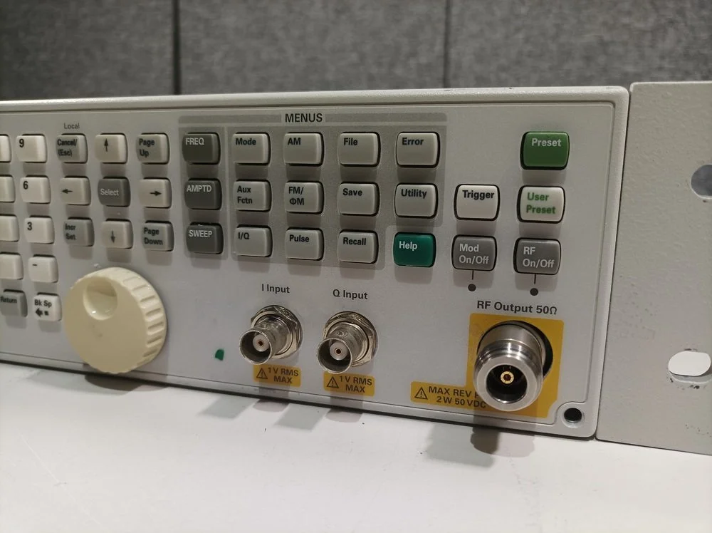 Agilent N5182A, MXG Vector Signal Generator, 250kHz -6GHz #