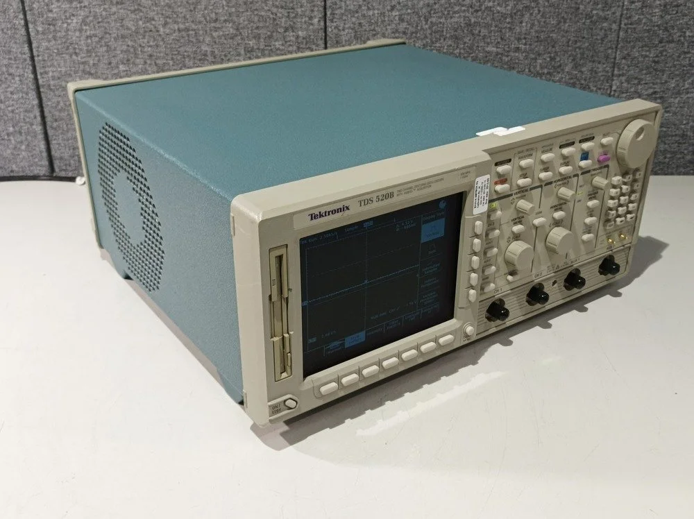 Tektronix TDS520B, Digitizing Oscilloscope, 2-Channel, 500 MHz, 1 GS/s #