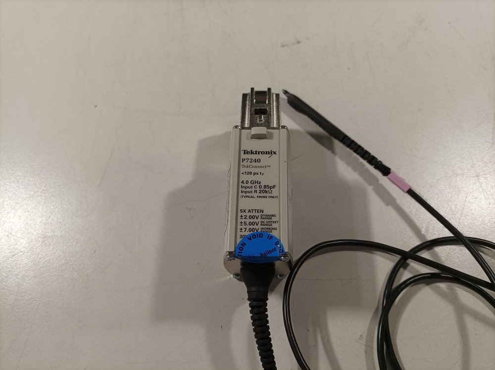 Tektronix P7240, Typical probe, 4GHz, In case with accessories #