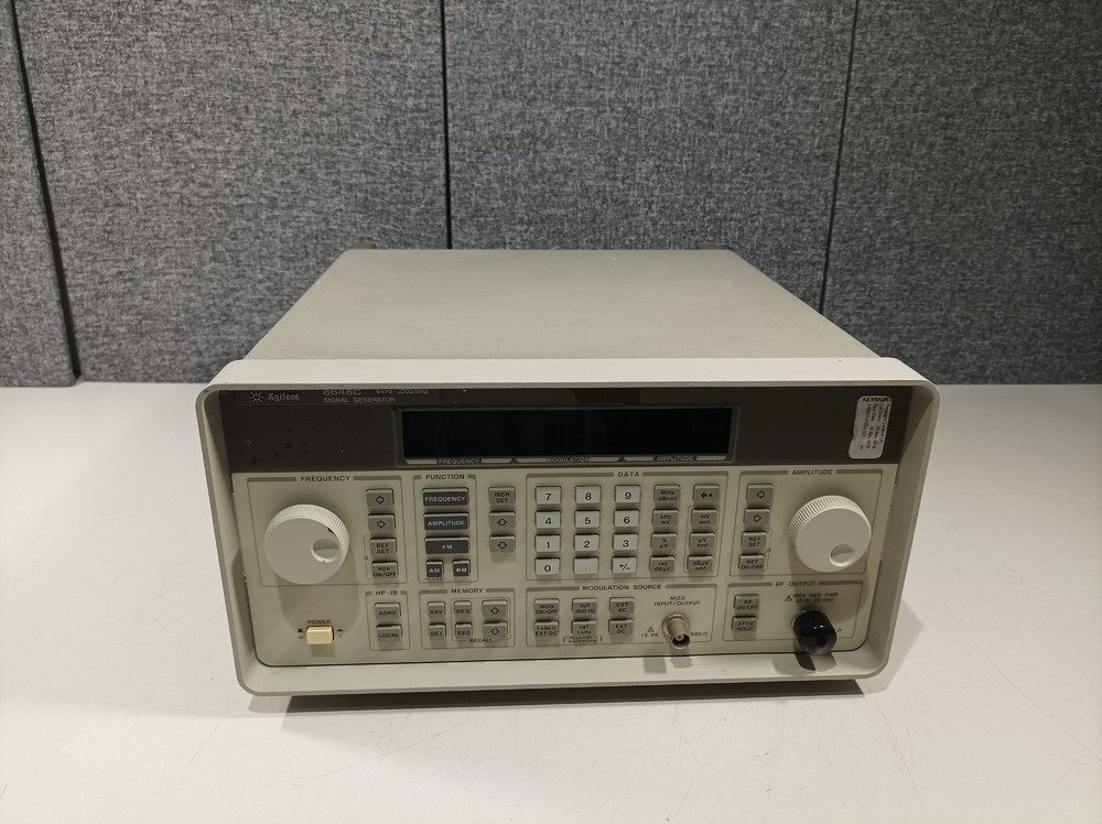 Agilent 8648C, Signal Generator, 9 kHz-3,2 GHz, OPT: STD #