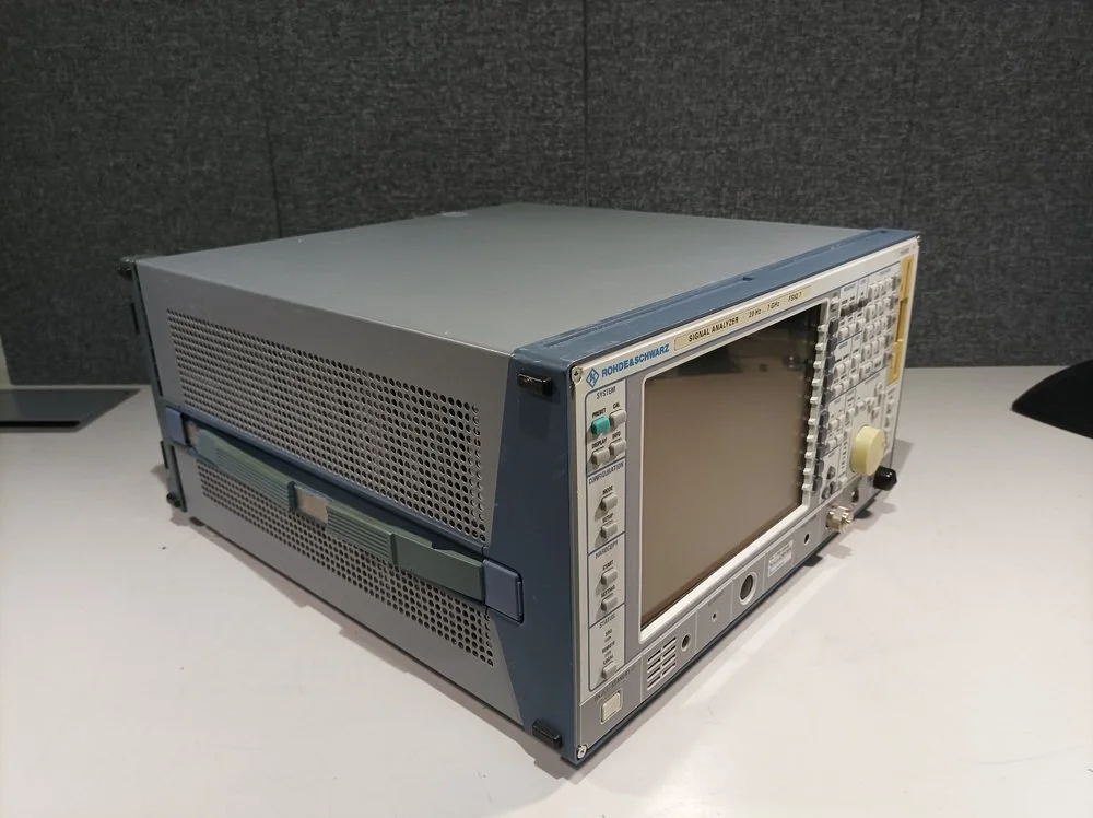 Rohde & Schwarz FSIQ 7, Signal Analyzer, 20Hz-7GHz, Options K72