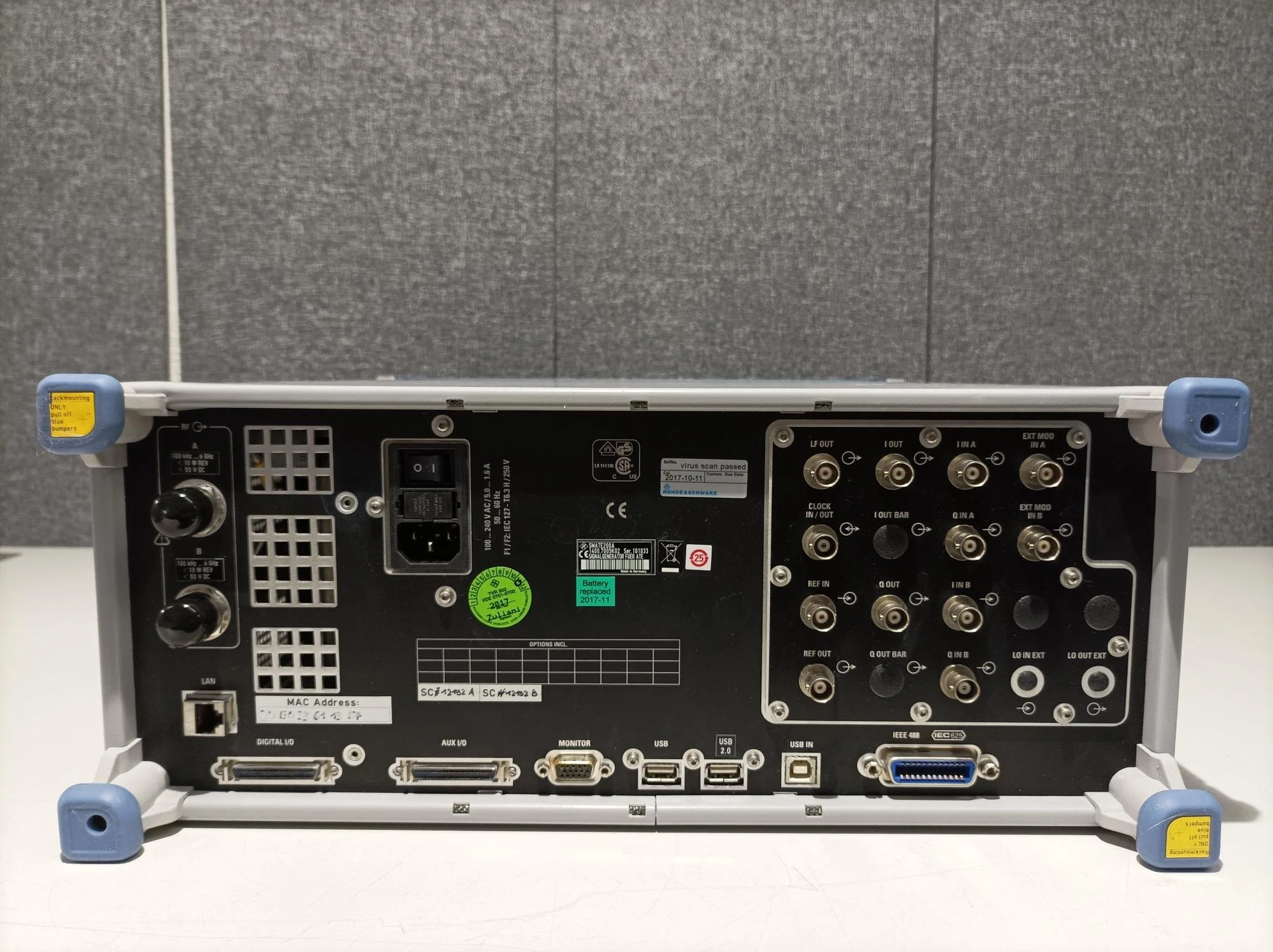 Rohde & Schwarz SMATE200A, Vector Signal Generator, 100kHz-6GHz, loaded with options #