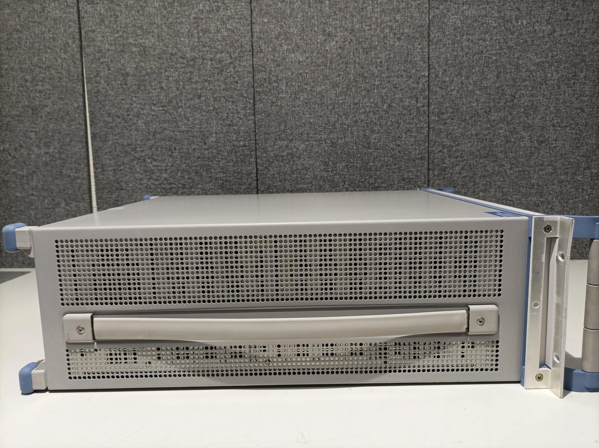 Rohde & Schwarz SMATE200A, Vector Signal Generator, 100kHz-6GHz, with many options #