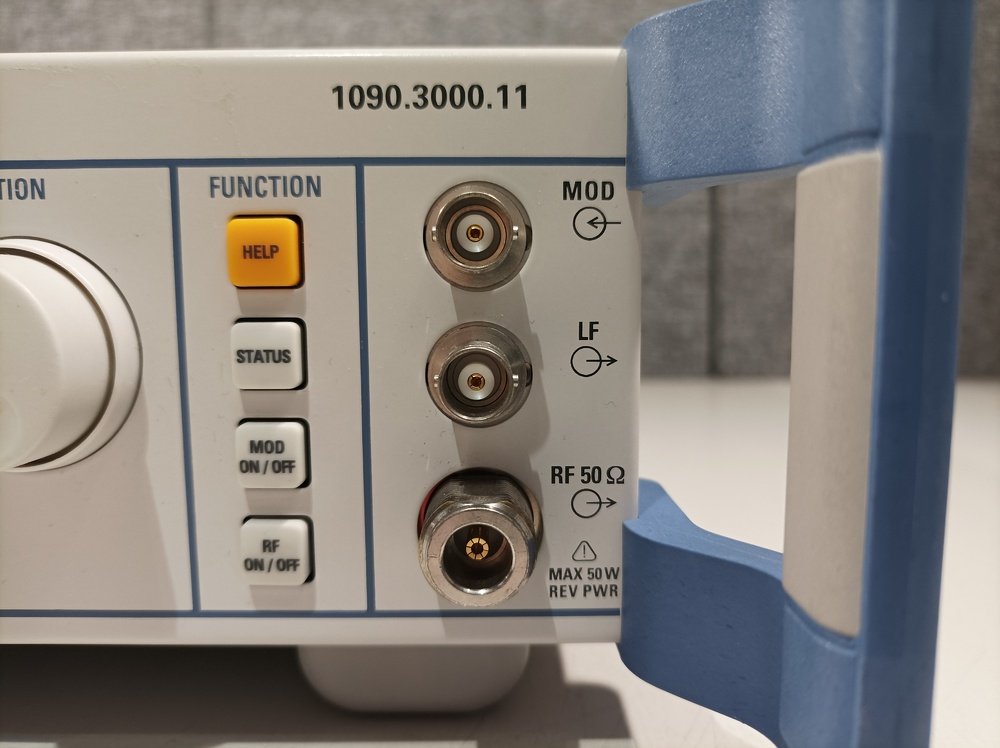 Rohde & Schwarz SML01, Signal Generator 9kHz-1.1GHz