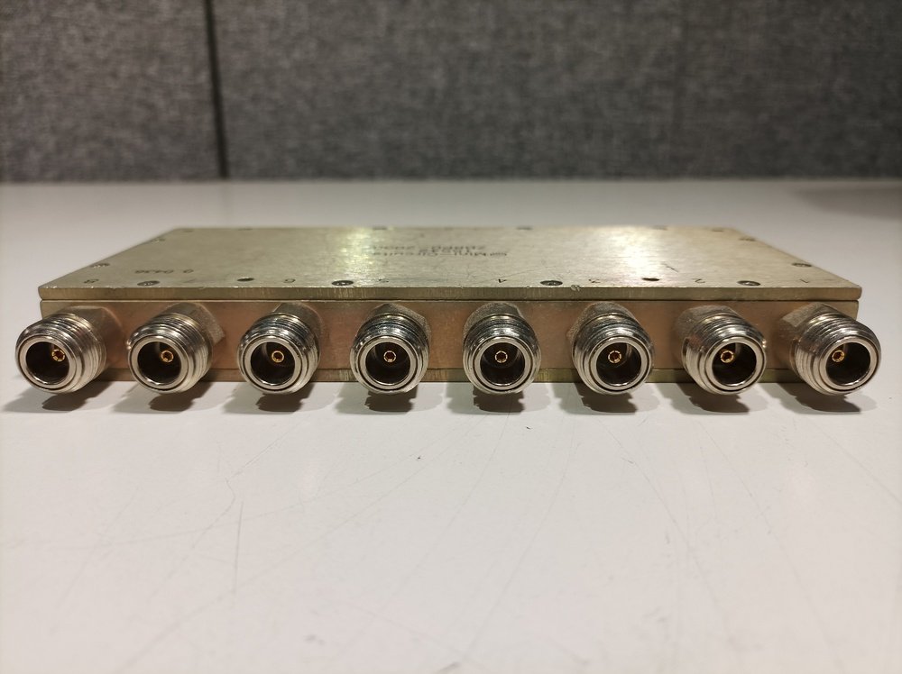 Mini-Circuits ZB8PD-2000, Power Splitter 800-2000 MHz #