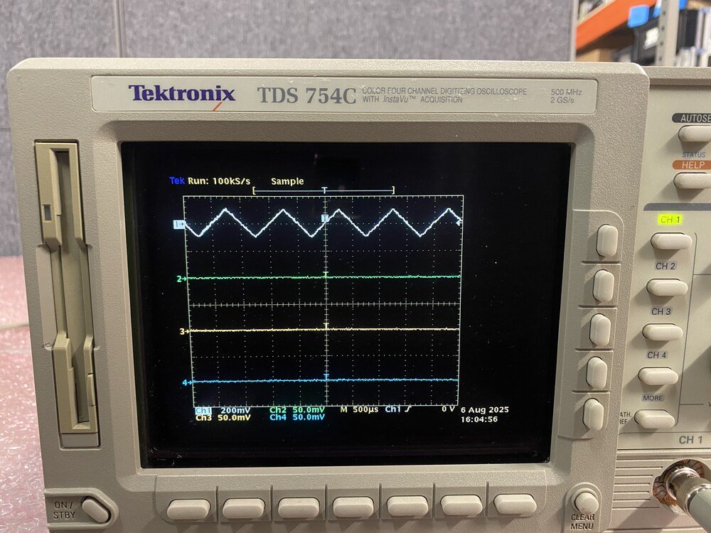 Tektronix TDS754C, Digitizing Oscilloscope, 500 MHz, 2 GS/s #