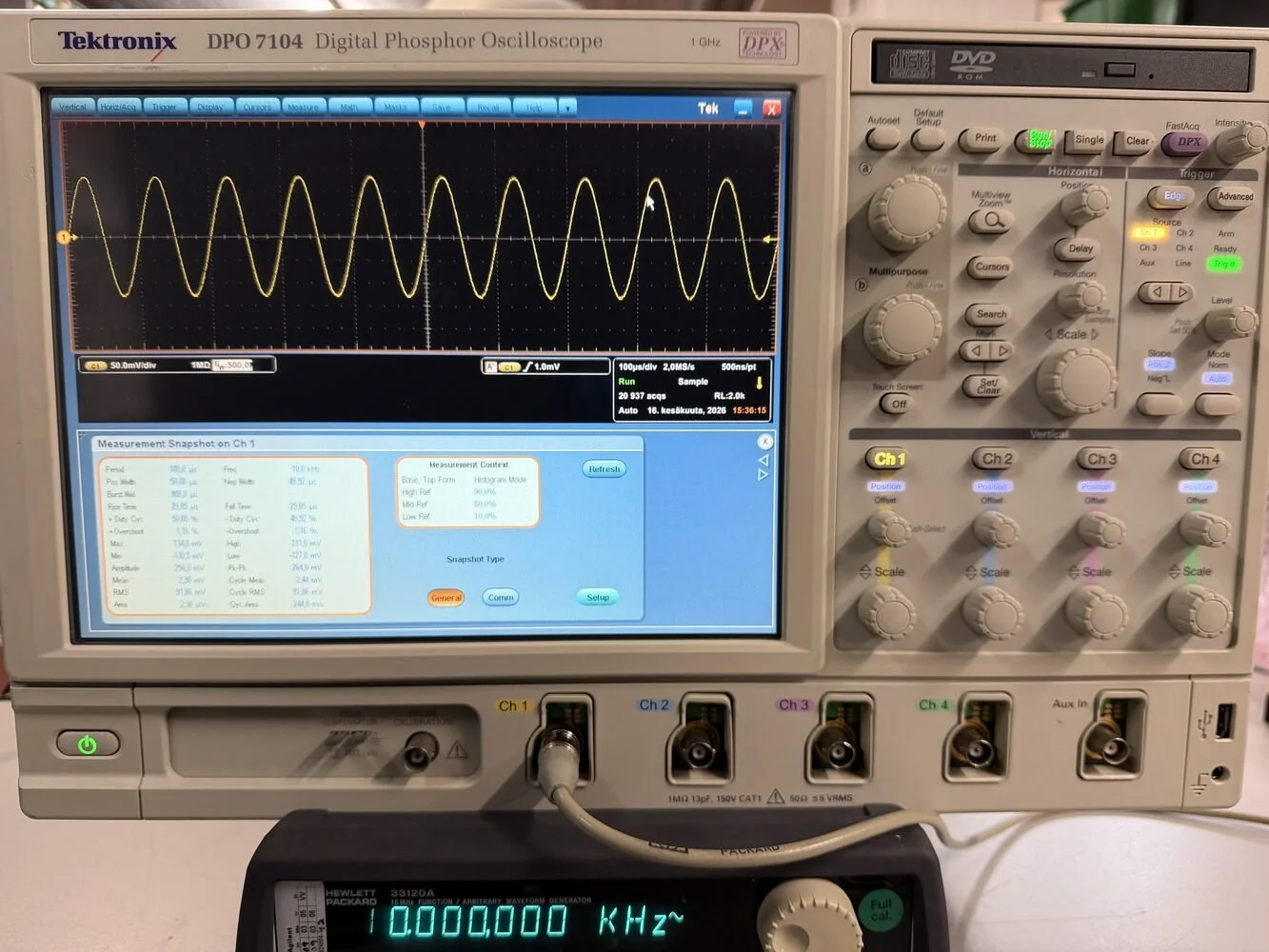 Tektronix DPO7104, Digital Phosphor Oscilloscope, 1 GHz , w/OPT #