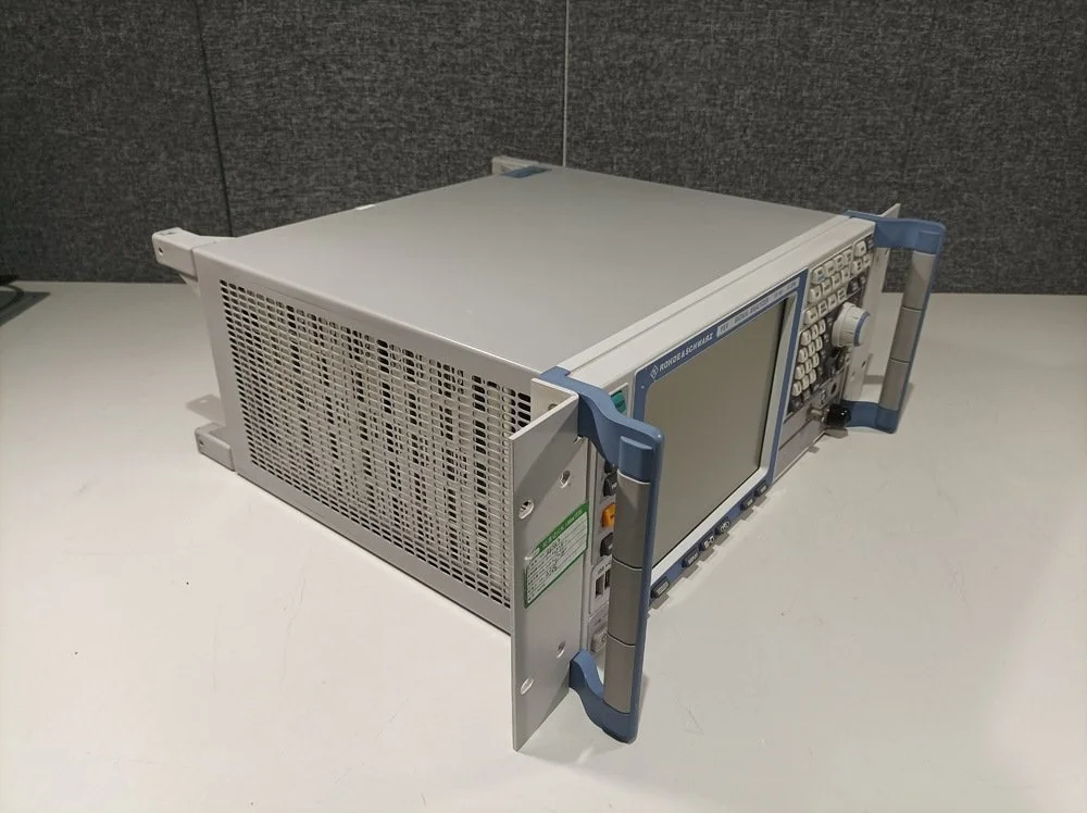 Rohde & Schwarz FSV4, Signal Analyzer, 10 Hz-4 GHz, OPT: B25, B29, K10, K72, K100 #