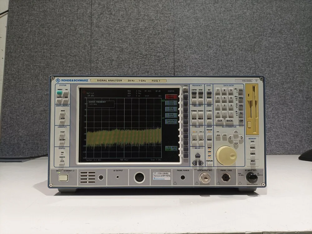 Rohde & Schwarz FSIQ 7, Signal Analyzer, 20Hz-7GHz, Options K72