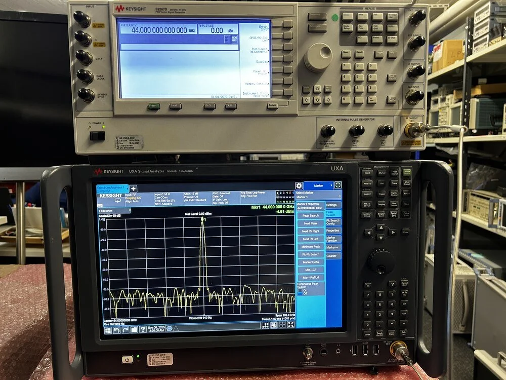 Keysight E8267D, PSG Vector Signal Generator, 250kHz-44GHz, Loaded With Options #