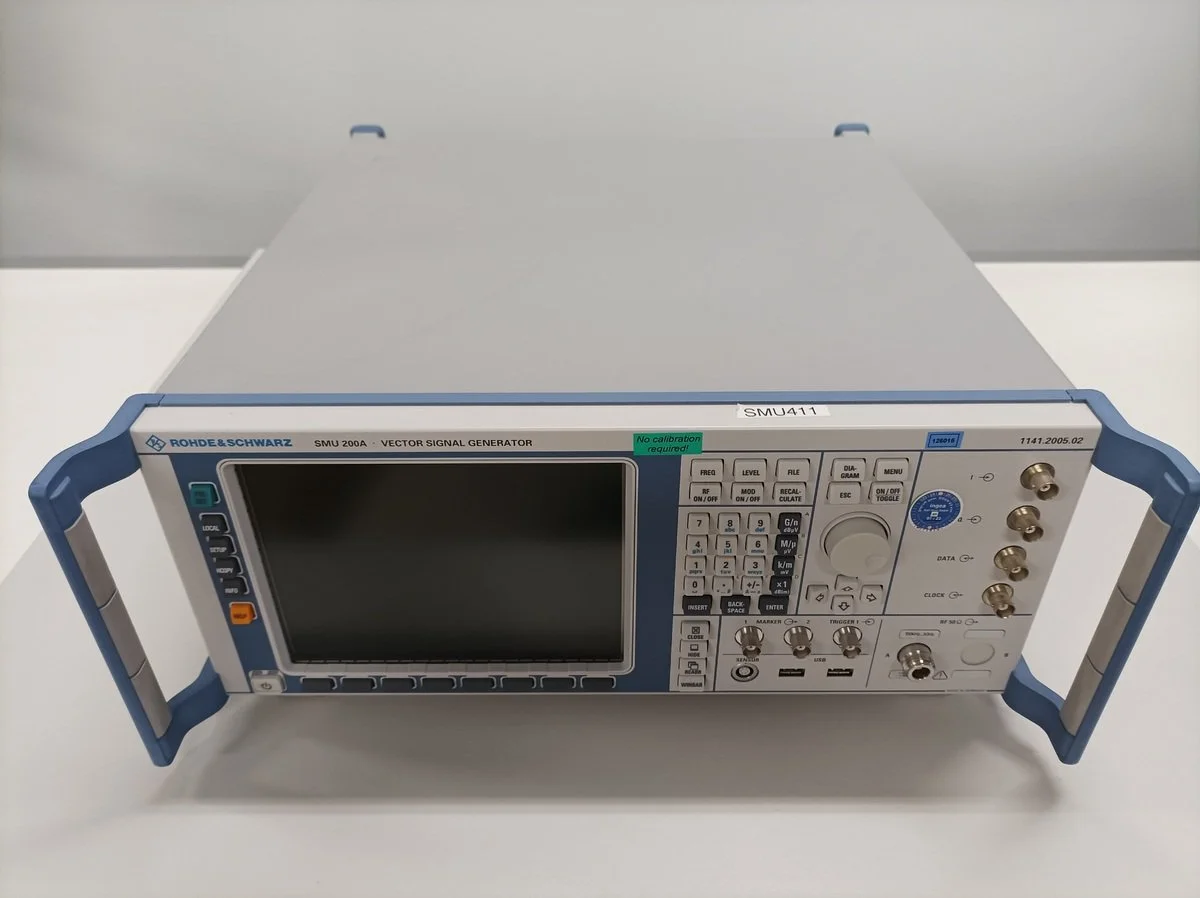 Rohde & Schwarz SMU 200A Vector signal generator OPT: B10, B13, K55 #