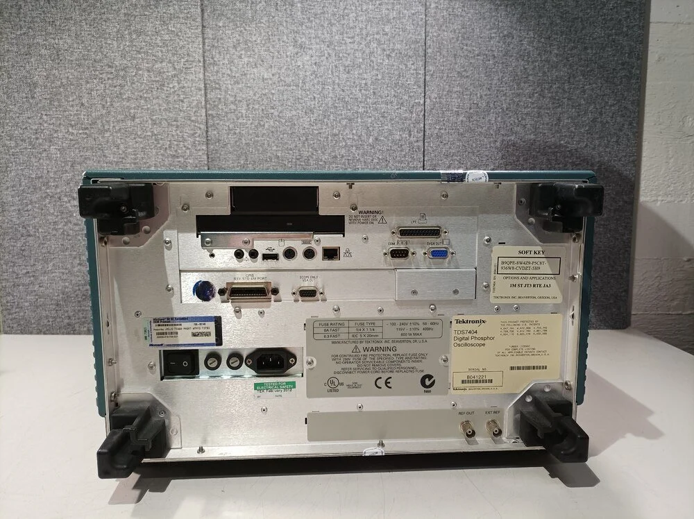 Tektronix TDS 7404, Digital Phosphor Oscilloscope #