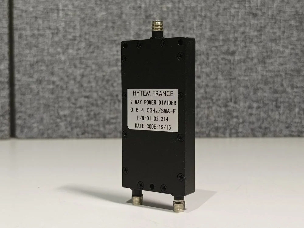 Hytem 01.02.314, 2 Way Power Divider 0.6-4.0 GHz/SMA-F #