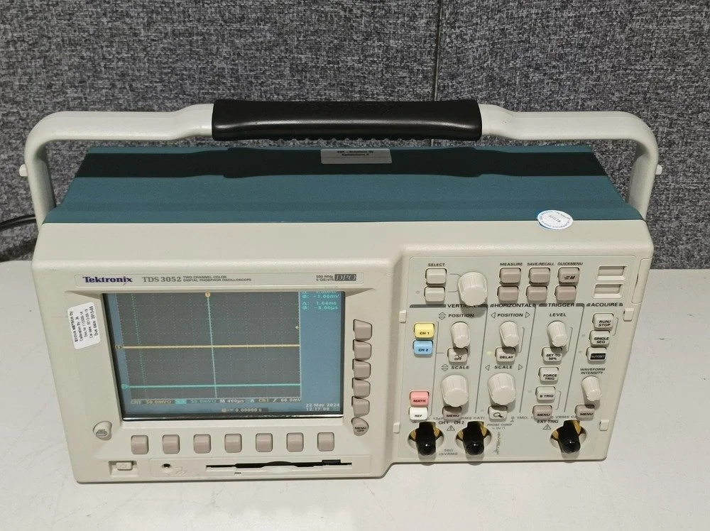 Tektronix TDS 3052, Digital Phosphor Oscilloscope, 500 MHz, 5 GS/s #