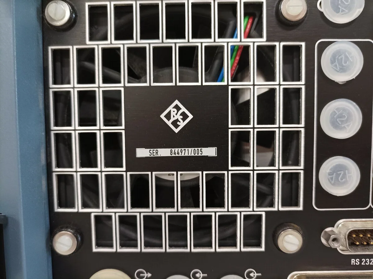 Rohde & Schwarz SMT02, Signal Generator, 5 kHz - 1.5 GHz