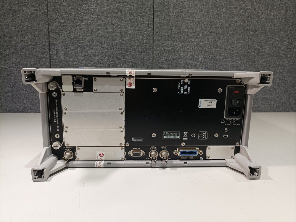 Rohde & Schwarz FSV3, Signal Analyzer, 10 Hz-3.6 GHz, OPT: B25, B29, K10, K72 #