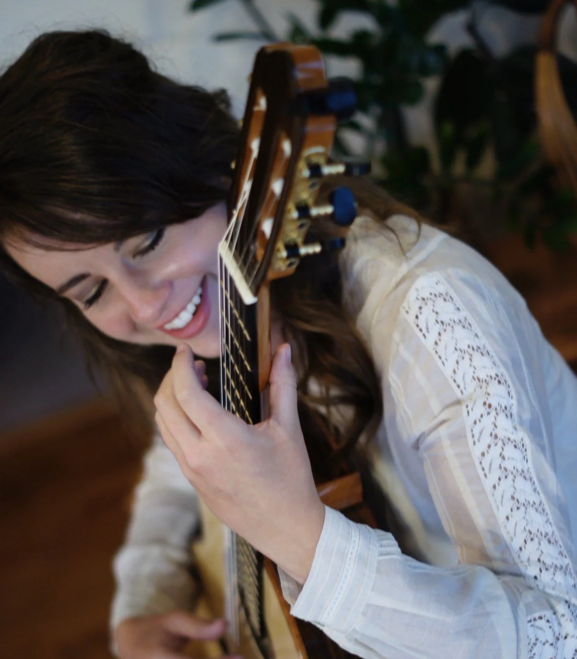 Christina Darding, Classical Guitarist
