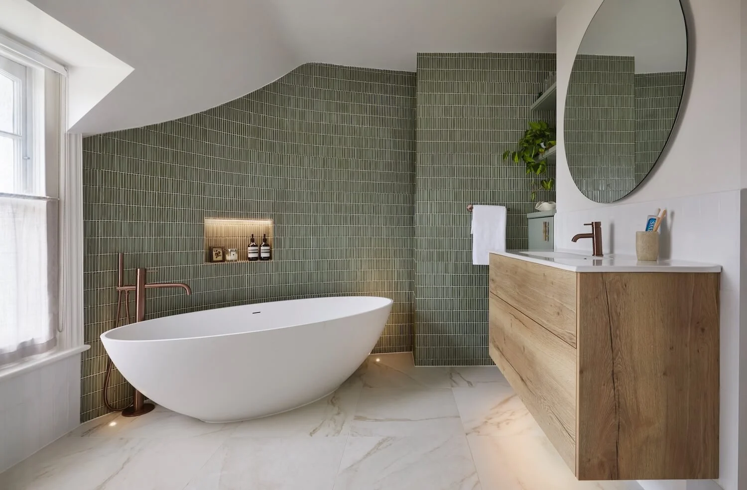 Lewes Bathroom 001.jpg