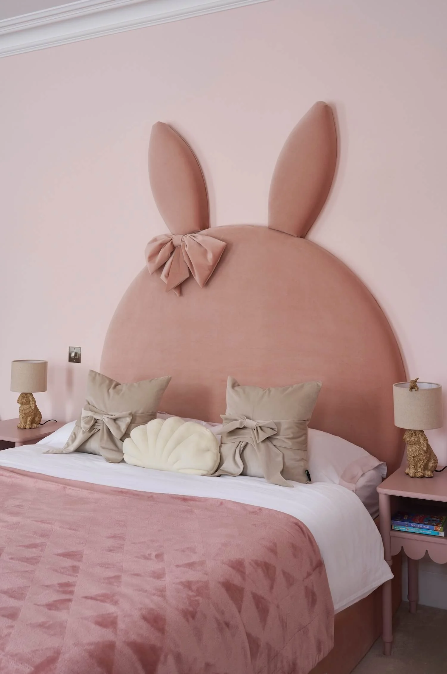 Girl's bedroom