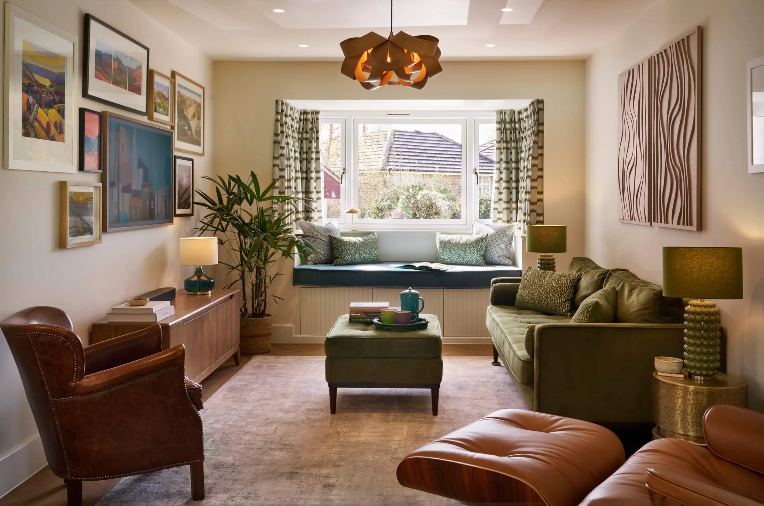 Sitting room, Surrey modern-001.jpg