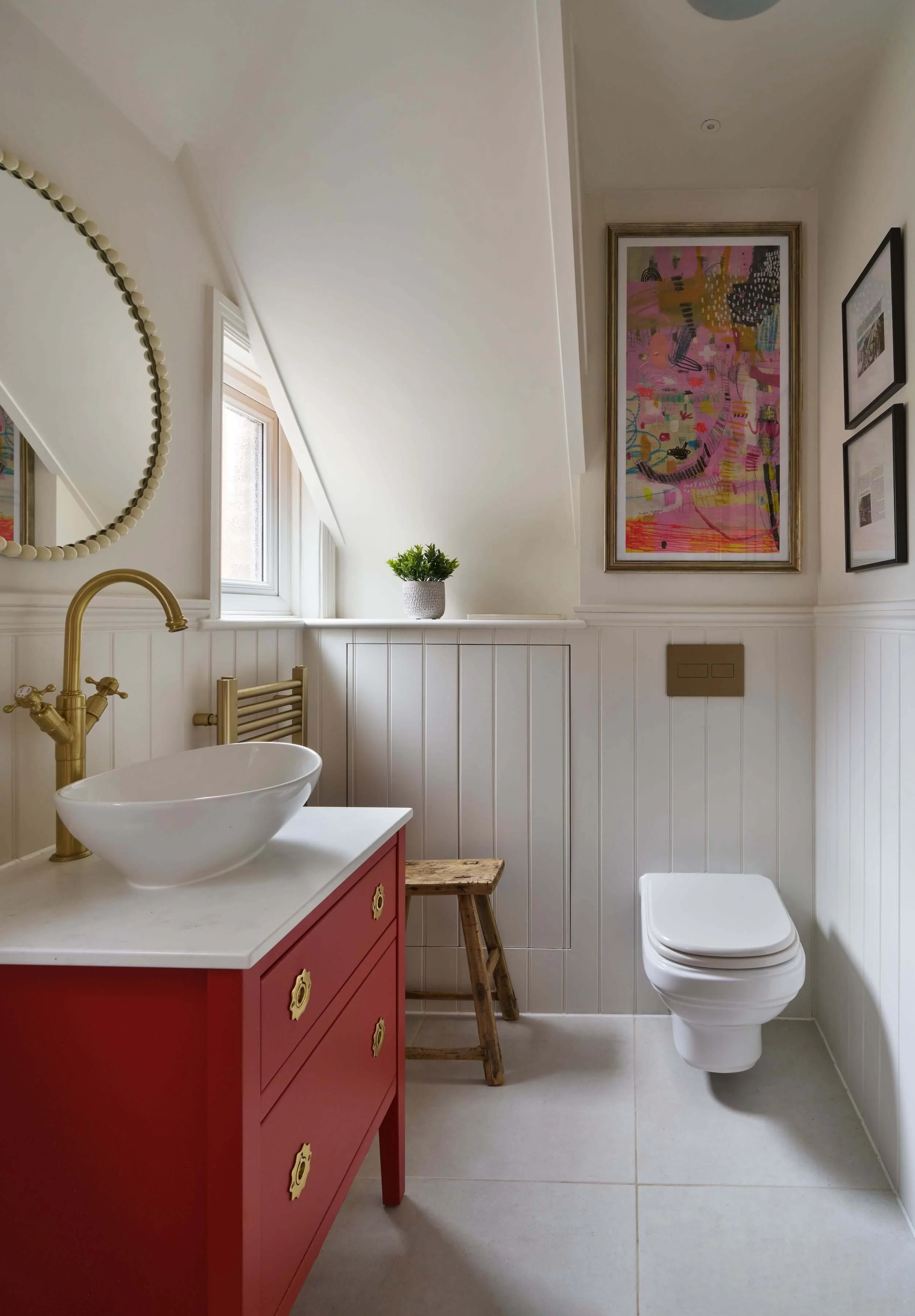 Family bathroom - featuring the artwork cabinet